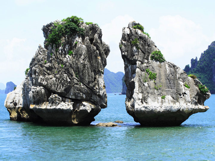 Ha Long Tourism - Thien Cung cave 1 day